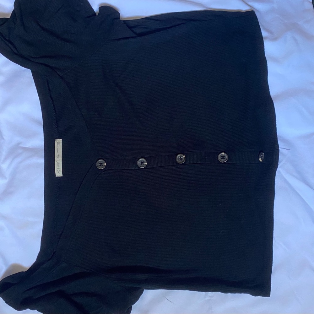 bkack crop top